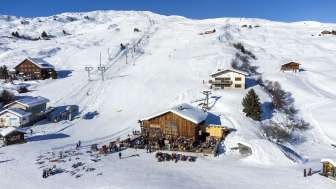 Die Sunna Bar im Skigebiet Tschappina Heinzenberg Die Sunna Bar im Skigebiet Tschappina Heinzenberg