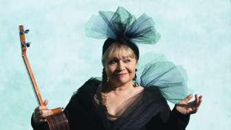 Dodo Hug mit "Cosmopolitana"