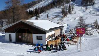 Die Bodmen Bar im Skigebiet Splügen-Tambo Die Bodmen Bar im Skigebiet Splügen-Tambo