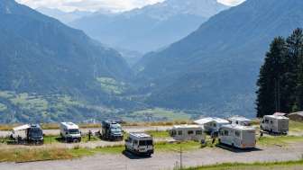Die Aussicht vom Stellplatz Heinzenberg-Lescha
