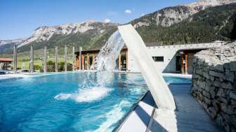 Das Aussenbecken vom Mineralbad Andeer