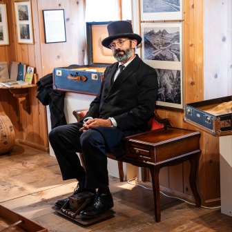 Szenische Aufführung mit Erwin Dirnberger in der CasaStorica Andeer