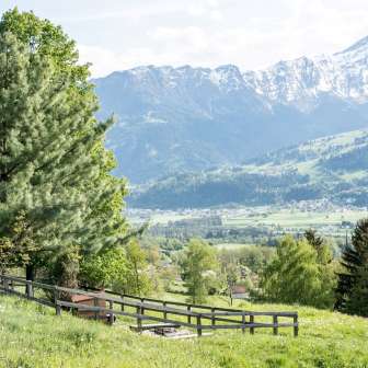 Aussicht von der Feuerstelle Plaun da Glenna Almens