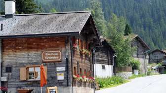 Das Gasthaus Edelweiss im Sommer