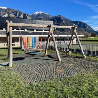 Spielplatz Schulhaus Quadra Cazis