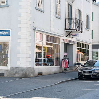 Ladenansicht aussen von Intersportgeschäft Banzer in Thusis