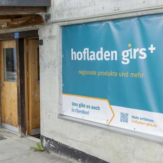 Hofladen girs+ Oberurmein in der Skihütte