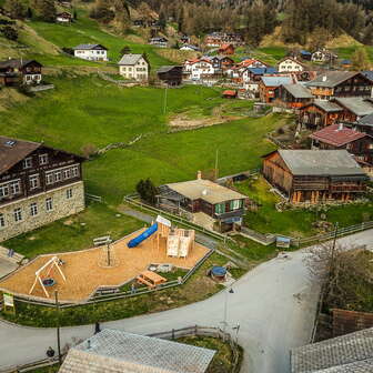 Spielplatz Feldis Schulhaus