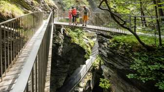 Die Pùnts da tgavorgia in der Viamala-Schlucht Die Pùnts da tgavorgia in der Viamala-Schlucht