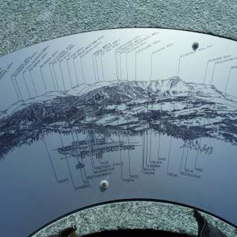 Aussichtspunkt Bergstation Sesselbahn Feldis-Mutta