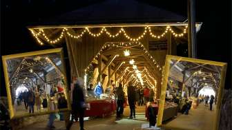 Weihnachtsmarkt auf der Holzbrücke 