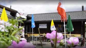 Die Skihütte Oberurmein im Winter