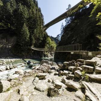 Die Pùnt da Suransuns in der Viamala-Schlucht