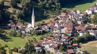 Sils i.D. im Sommer Sils i.D. im Sommer
