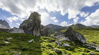 Der Klettergarten an den Felsen beim Lai Grand