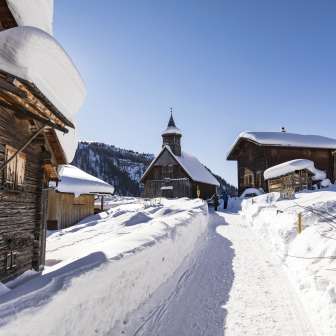 Obermutten im Winter