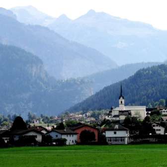 Cazis im Sommer