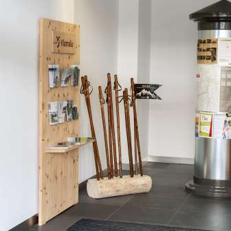 Eingangsbereich Gästeinformation Neudorfstrasse 46 Thusis