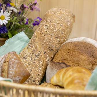 Aufbackservice vom Hofladen girs+ Oberurmein