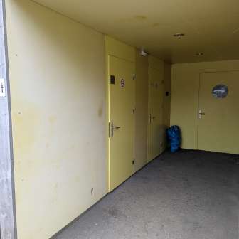 Öffentliche Toilette Parkplatz Nislas