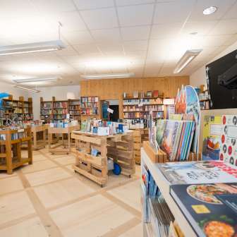 Der Buachlada Kunfermann in Thusis von innen