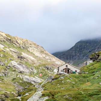 Die Zapporthütte SAC im Sommer