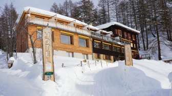 Das Berghotel Sterna in Feldis Das Berghotel Sterna in Feldis