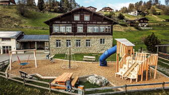 Spielplatz Feldis Schulhaus