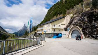 Inforama und Tunnelportal im Valle di Lei
