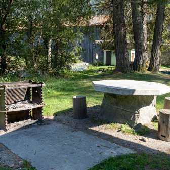 Feuerstelle und Spielplatz Andeer
