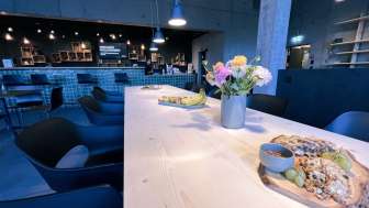 Die Bar mit Lounge in der Story Thusis