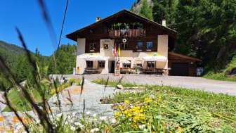 Das Gasthaus Walserstuba in Cröt im Avers