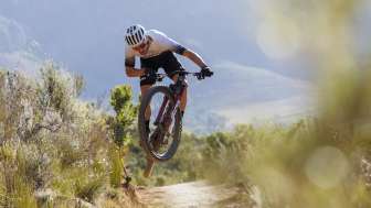 Spitzensport fordert und verändert – mit Nino Schurter und Expertinnen/Experten