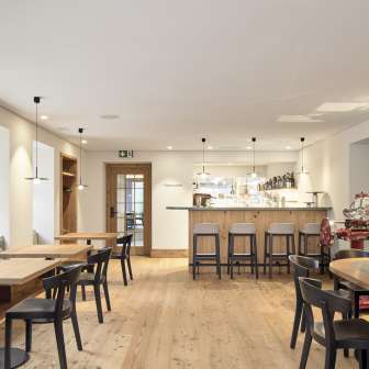 Hotel Post Andeer Essbereich der Beiz