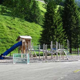 Spielplatz beim Schulhaus Splügen