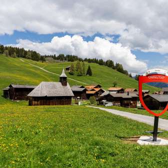 Der Grand Tour of Switzerland Foto-Spot Obermutten im Sommer