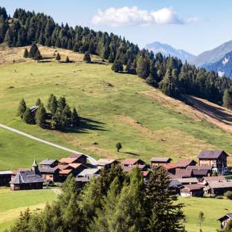 Obermutten im Sommer