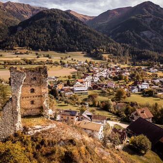 Burgruine Alt Sins im Herbst