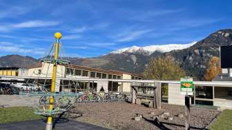 Spielplatz Schulhaus Quadra Cazis