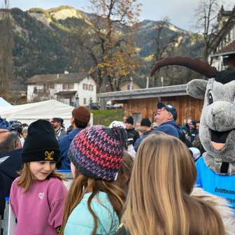 Das Kunsteisfeld in Sils i.D. – Ein Spass für Gross und Klein