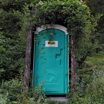 Toilette bei der Feuerstelle Alter Schin Scharans