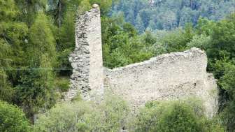 Burgruine Heinzenberg bei Präz Burgruine Heinzenberg bei Präz
