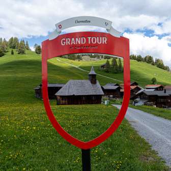 Der Grand Tour of Switzerland Foto-Spot Obermutten im Sommer