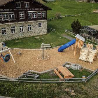 Spielplatz Feldis beim Schulhaus