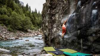 Das legendäre Bouldergebiet Magic Wood bei Ausserferrera