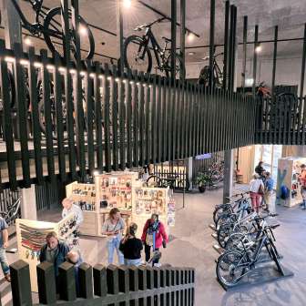 Shop von der Sportwerkstatt in der Story Thusis