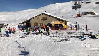 Die Tambo Alp im Skigebiet Splügen Die Tambo Alp im Skigebiet Splügen