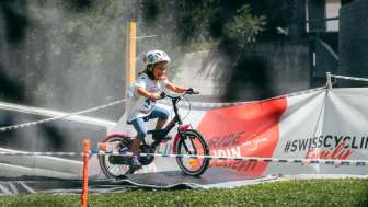 Radbergrennen Andeer Juf Kinder