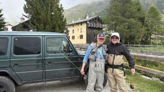 Geführtes Fliegenfischen im Rheinwald mit SPELUCA-Flair