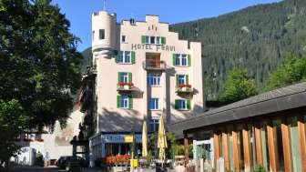 Das Hotel Fravi in Andeer Das Hotel Fravi in Andeer